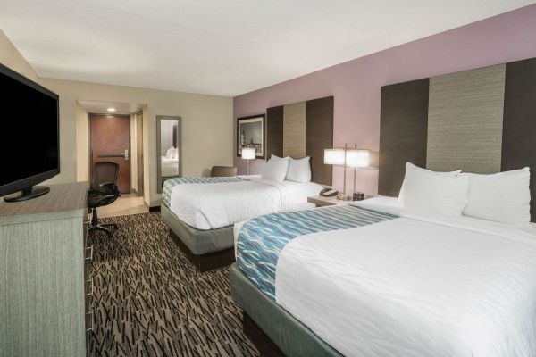 La Quinta Inns and Suites Clarksville